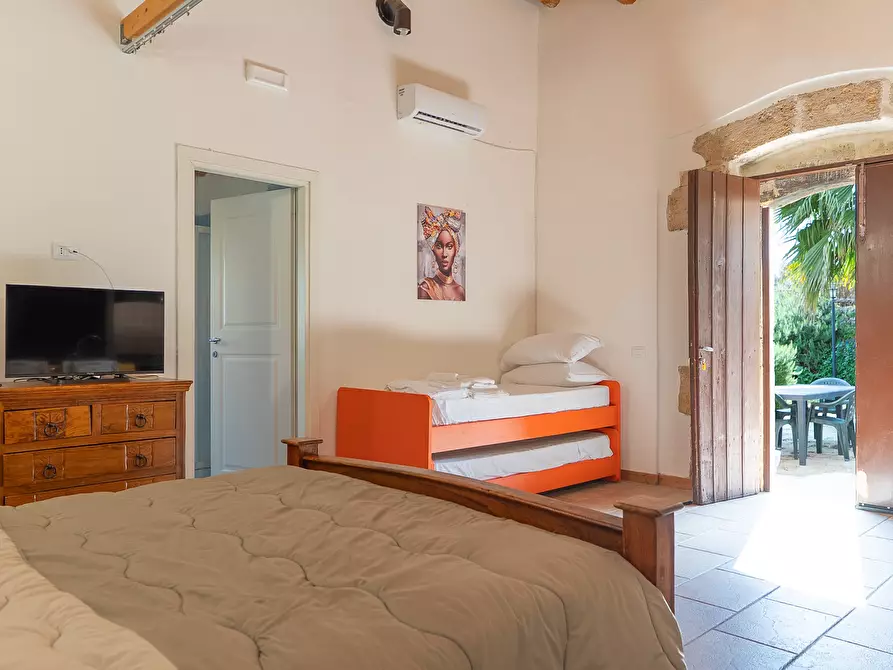 Immagine 97 di Villa in vendita  in Via Priamo 10 a Siracusa