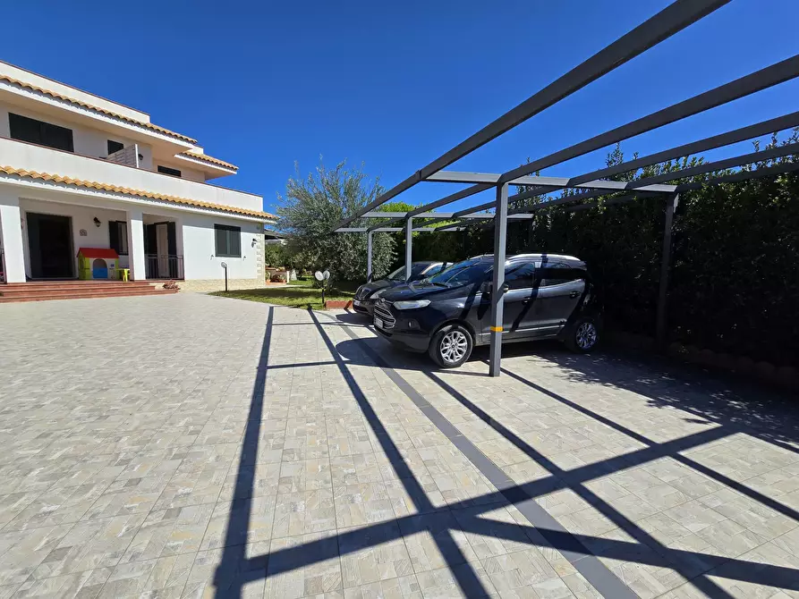 Immagine 13 di Villa in vendita  in lido di noto a Noto