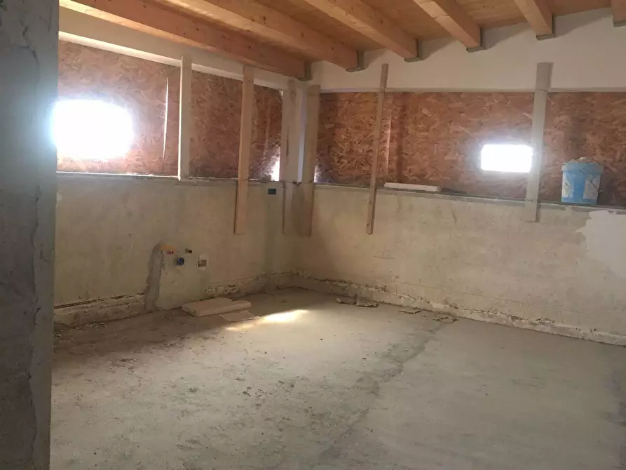 Immagine 21 di Casa indipendente in vendita  a Siracusa