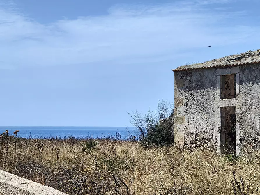 Immagine 18 di Terreno industriale in vendita  in Strada Capo Murro di Porco 234 a Siracusa