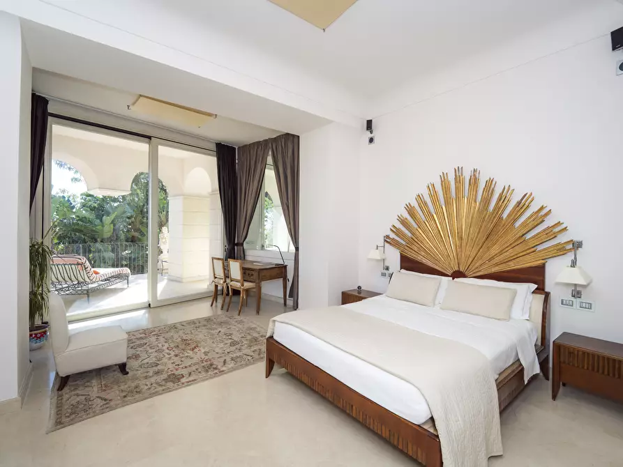 Immagine 42 di Villa in vendita  in Salita Giafari 25 a Taormina