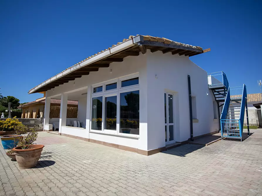 Immagine 22 di Villa in vendita  in Via Costa del Sole 37 a Siracusa