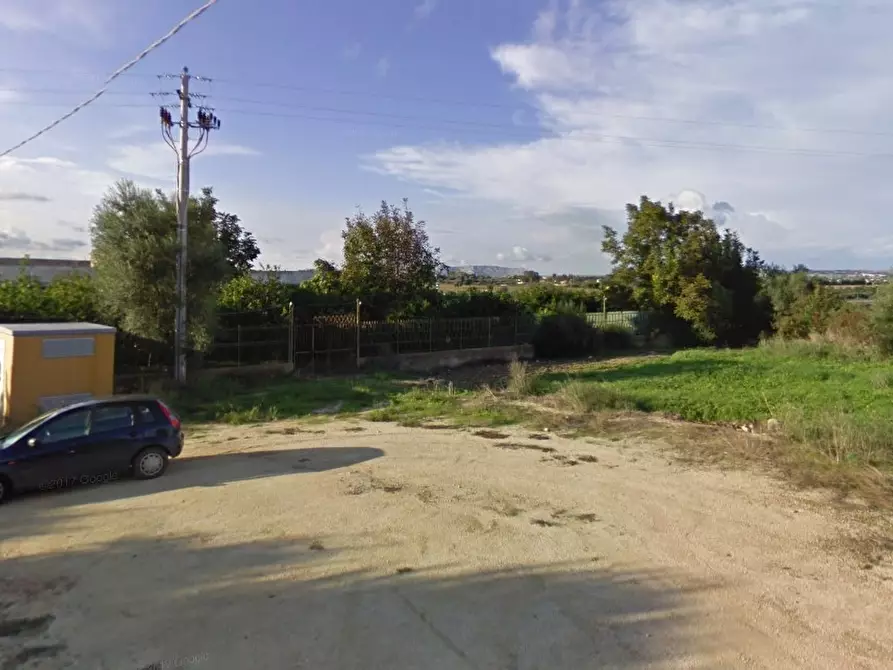 Immagine 3 di Locale commerciale in vendita  in SR3 18 a Siracusa