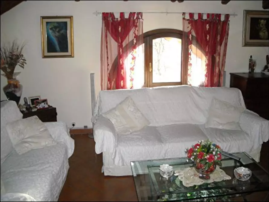 Immagine 2 di Casa trifamiliare in vendita  a Monsummano Terme