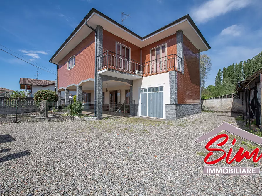 Immagine 1 di Casa bifamiliare in vendita  in Via Mazzini snc a Casaleggio Novara