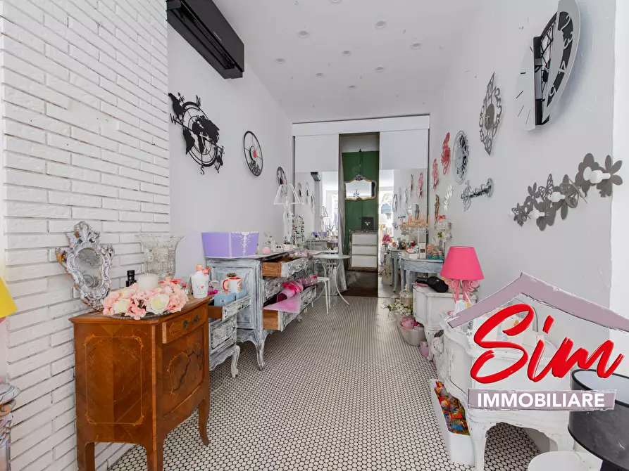 Immagine 4 di Locale commerciale in vendita  in Via Giuseppe Prina snc a Novara