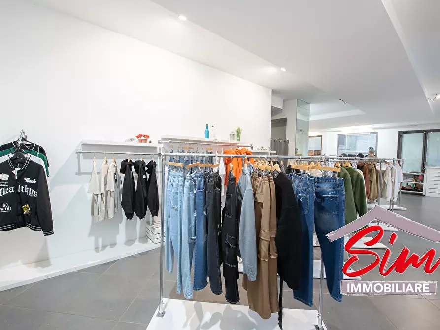 Immagine 6 di Locale commerciale in affitto  in Via Giuseppe Prina 44 a Novara