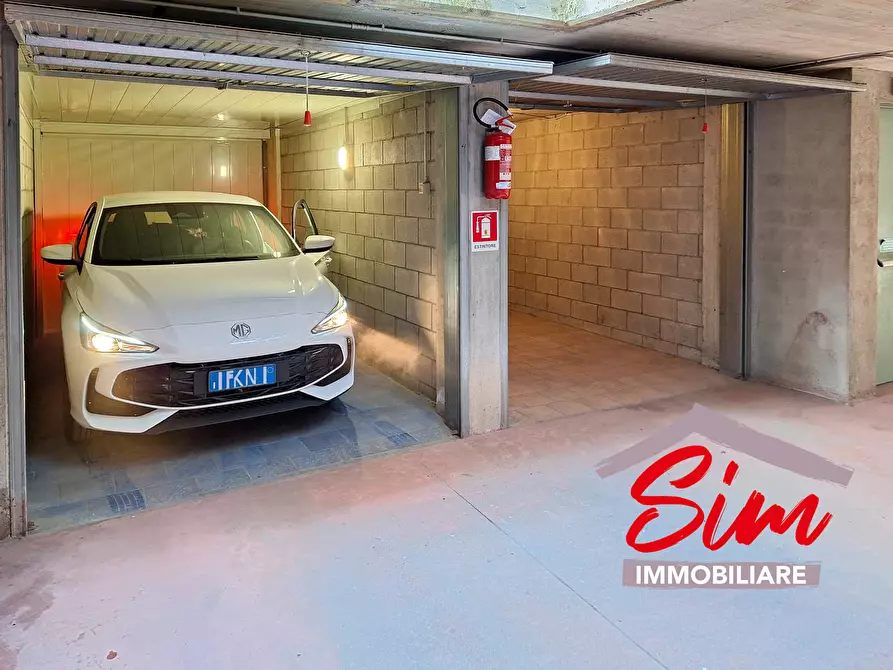 Immagine 15 di Garage in vendita  in Via Guglielmo Marconi 8 a Novara