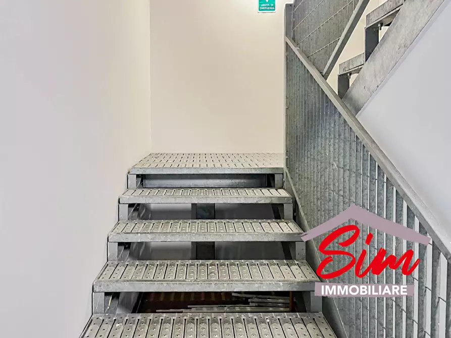 Immagine 4 di Locale commerciale in affitto  in via artigianato sn a Novara