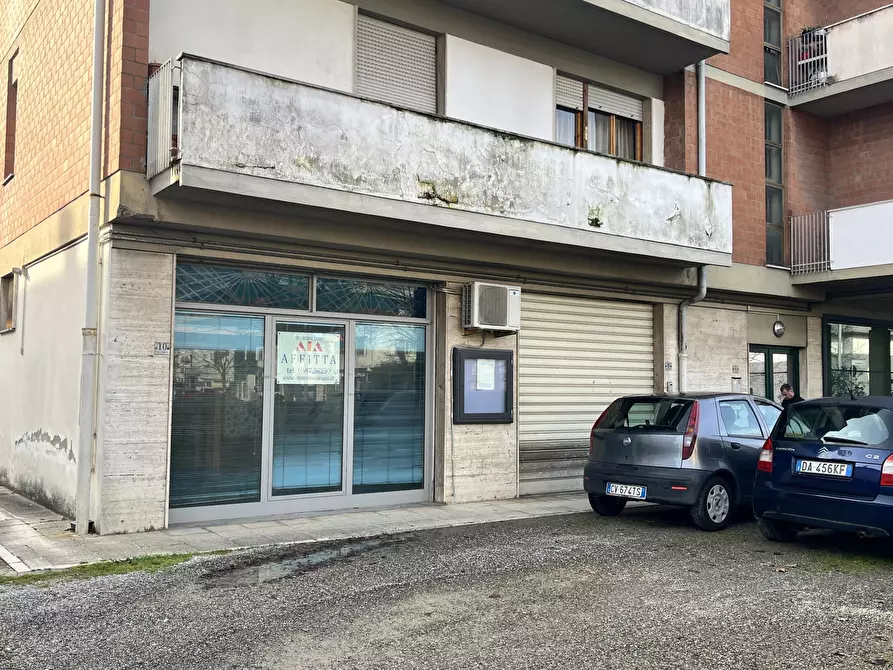 Immagine 8 di Locale commerciale in affitto  in Via Roma a Pontedera