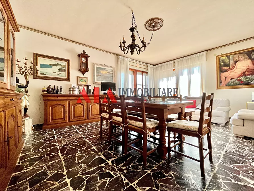 Immagine 8 di Villa in vendita  in Via del Popolo a Pontedera