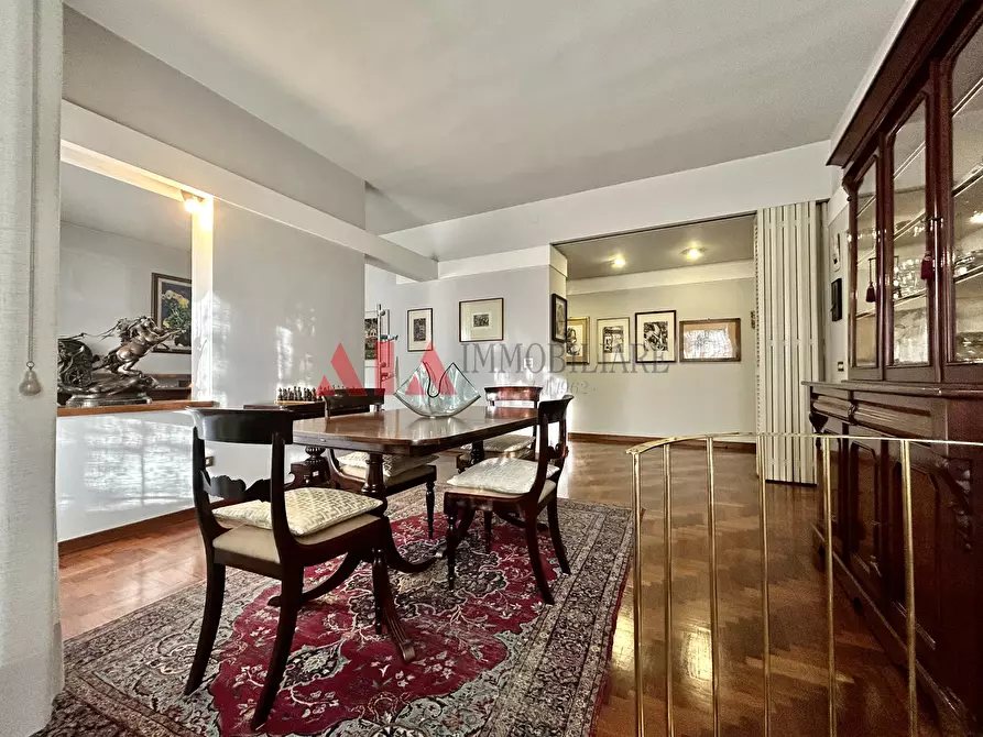 Immagine 1 di Pentalocale in vendita  in Via Armando Diaz a Pontedera