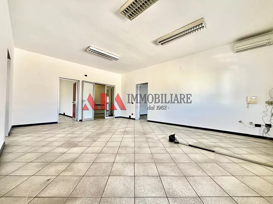 Immagine 10 di Ufficio in affitto  in Via D'acquisto Salvo a Pontedera