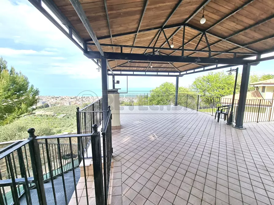 Immagine 32 di Villa in vendita  a Francavilla Al Mare