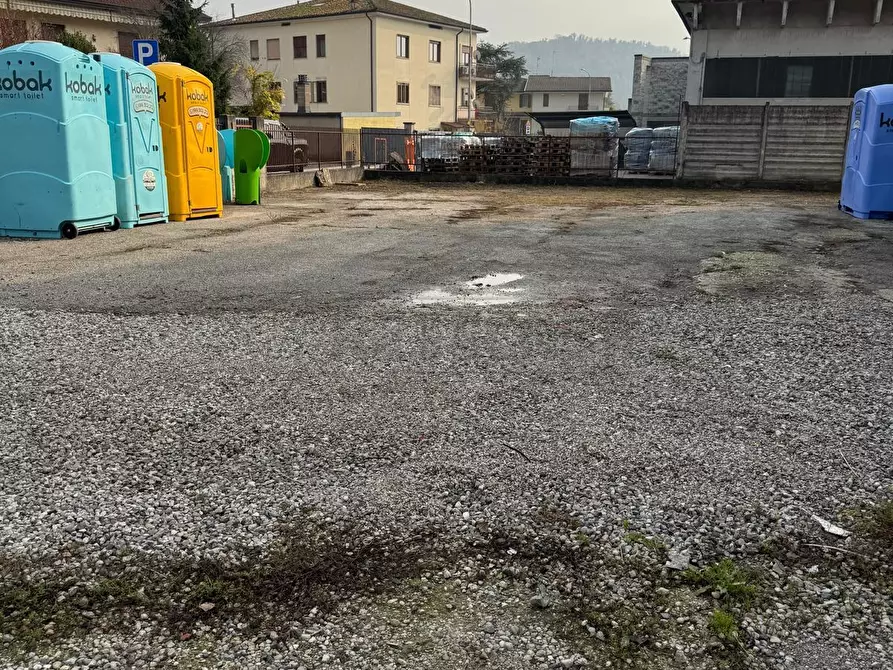 Immagine 6 di Attività artigianale in affitto  a Arcugnano