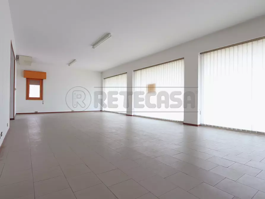 Immagine 1 di Locale commerciale in vendita  in Via S. Quasimodo a Grisignano Di Zocco