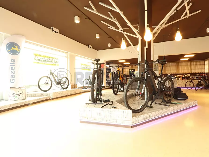 Immagine 3 di Locale commerciale in vendita  in viale della pace 169 a Vicenza
