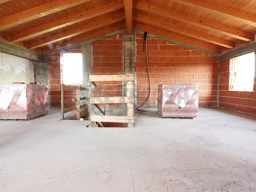 Immagine 15 di Casa indipendente in vendita  a Monticello Conte Otto