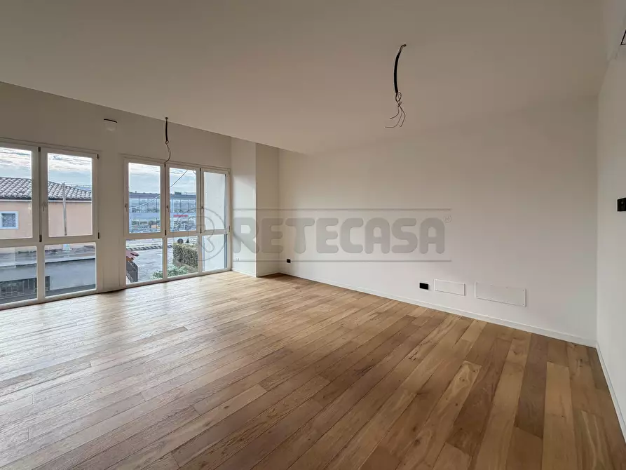 Immagine 4 di Appartamento in vendita  in Via F. Magellano a Creazzo