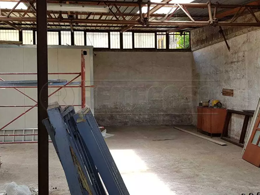 Immagine 12 di Magazzino in affitto  in Via Busacca 5 a Marcianise