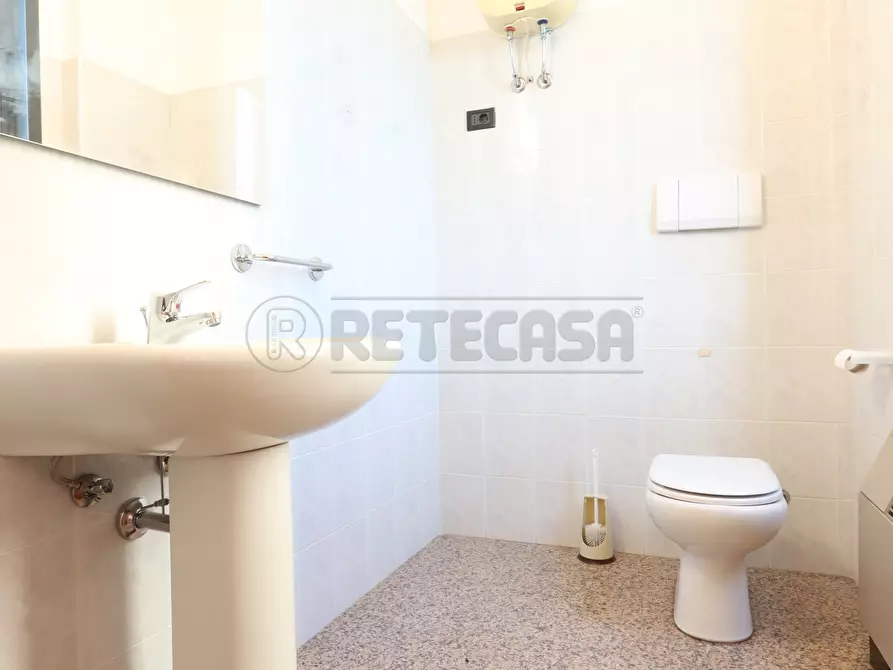 Immagine 30 di Ufficio in affitto  in Via Aldo Moro 10 a Vicenza