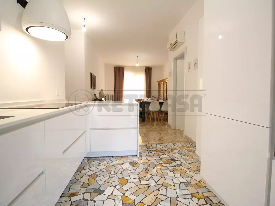Immagine 11 di Bilocale in vendita  in Via Giovanni Gasparoni 12 a Vicenza
