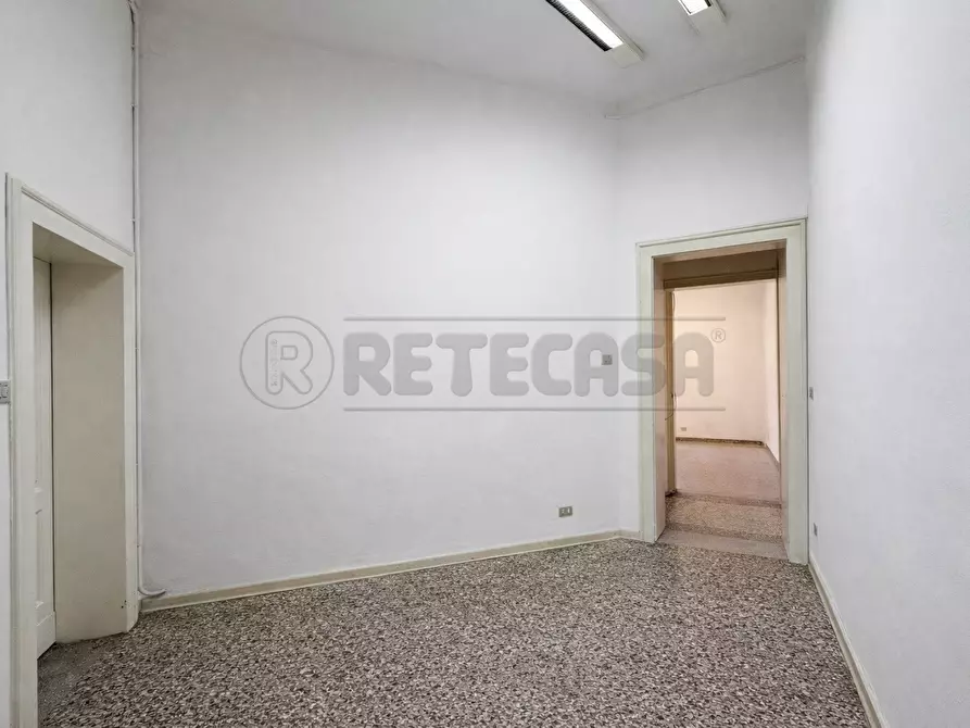 Immagine 15 di Locale commerciale in affitto  in Via Giovanni Gradenigo 2 a Padova
