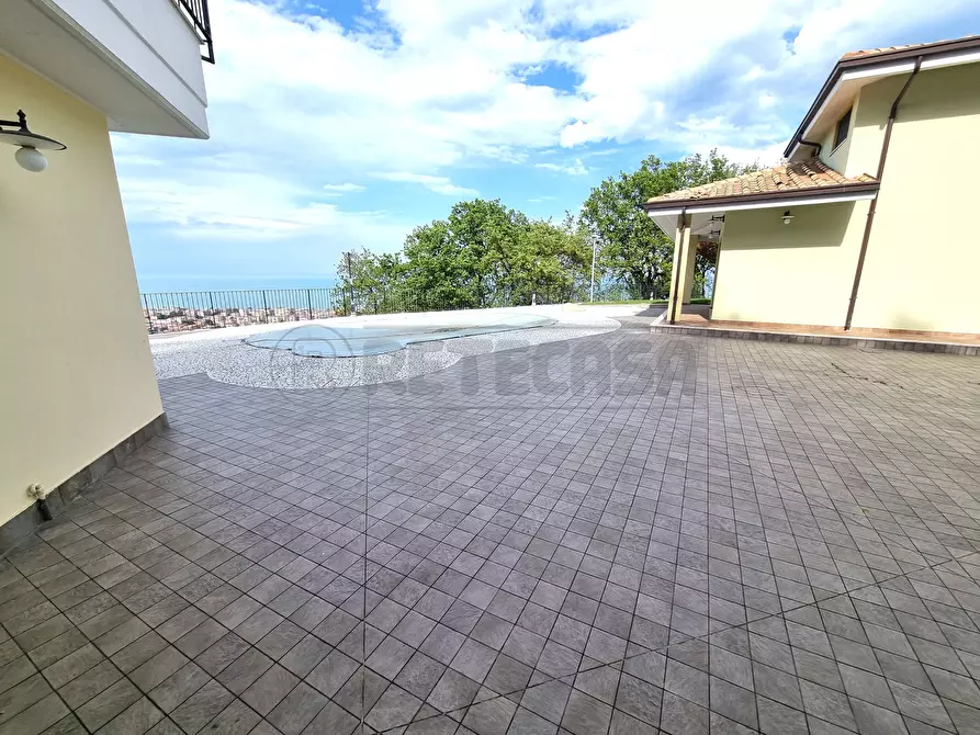 Immagine 34 di Villa in vendita  a Francavilla Al Mare