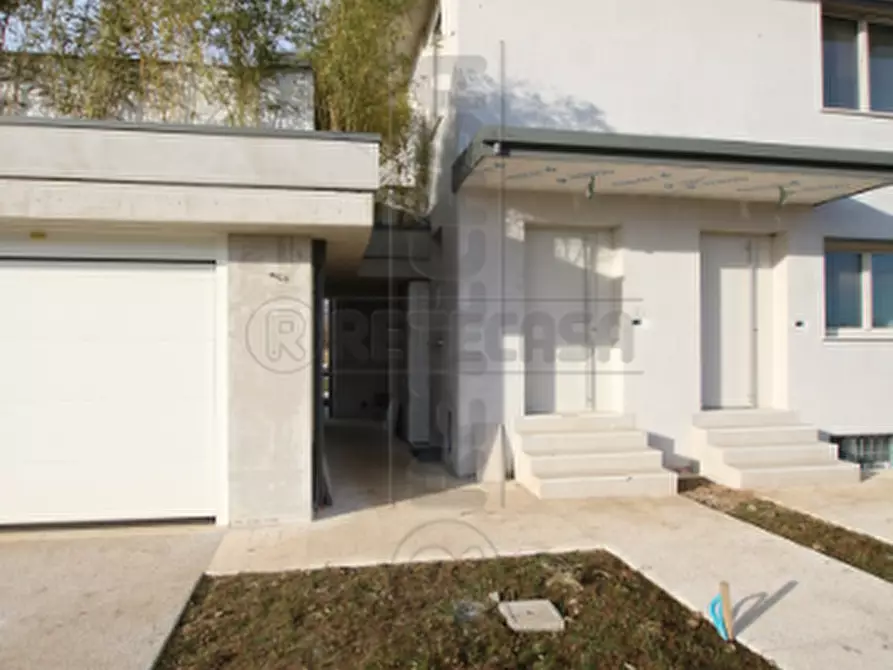 Immagine 3 di Porzione di casa in vendita  a Caldogno