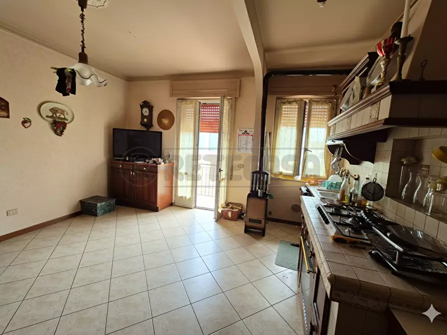 Immagine 4 di Quadrilocale in vendita  in Via Bergamo a Castelverde