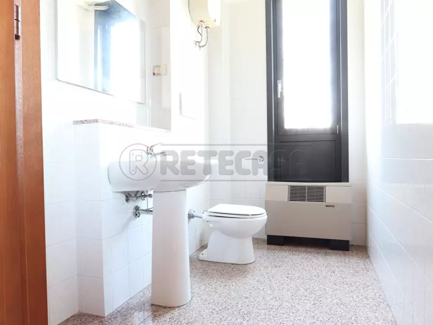 Immagine 48 di Ufficio in affitto  in Via Aldo Moro 10 a Vicenza