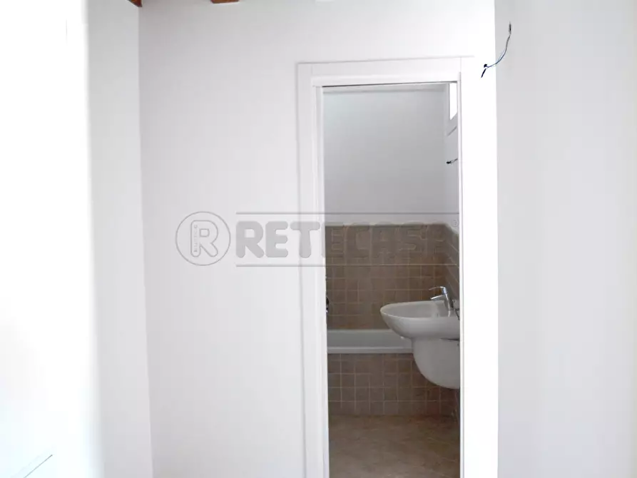 Immagine 14 di Bilocale in vendita  in corso matteotti 52 a Montecchio Maggiore