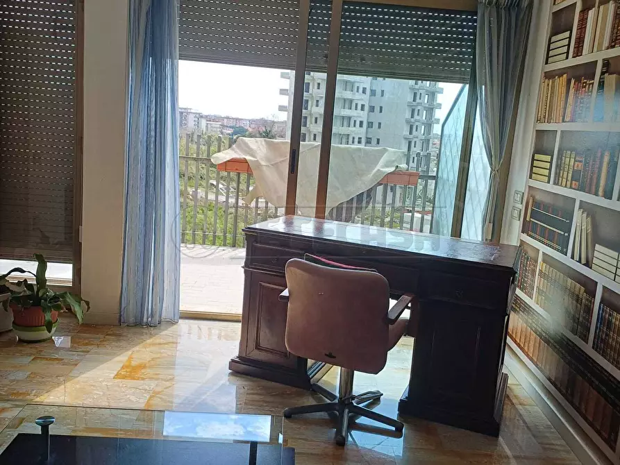 Immagine 6 di Pentalocale in vendita  in Via Pietro del Pezzo 87 a Salerno