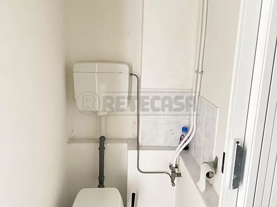 Immagine 10 di Locale commerciale in affitto  in Viale Riviera Berica 650 a Vicenza