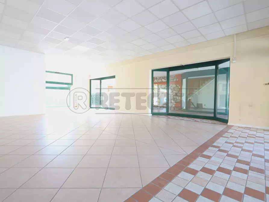 Immagine 8 di Locale commerciale in affitto  in Contrà Corpus Domini a Brendola