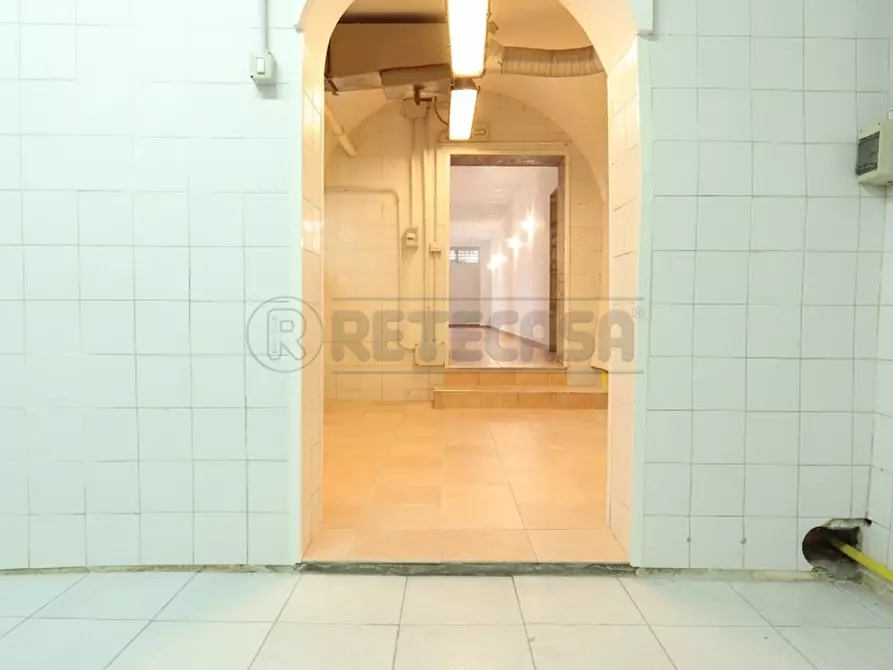 Immagine 8 di Locale commerciale in affitto  a Vicenza