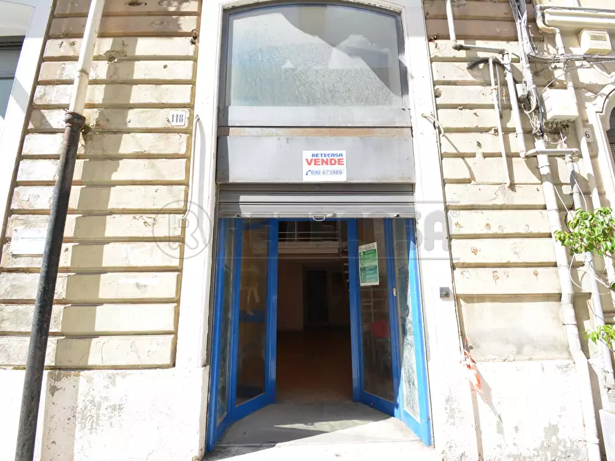 Immagine 13 di Locale commerciale in vendita  in Via Ghibellina 118 a Messina