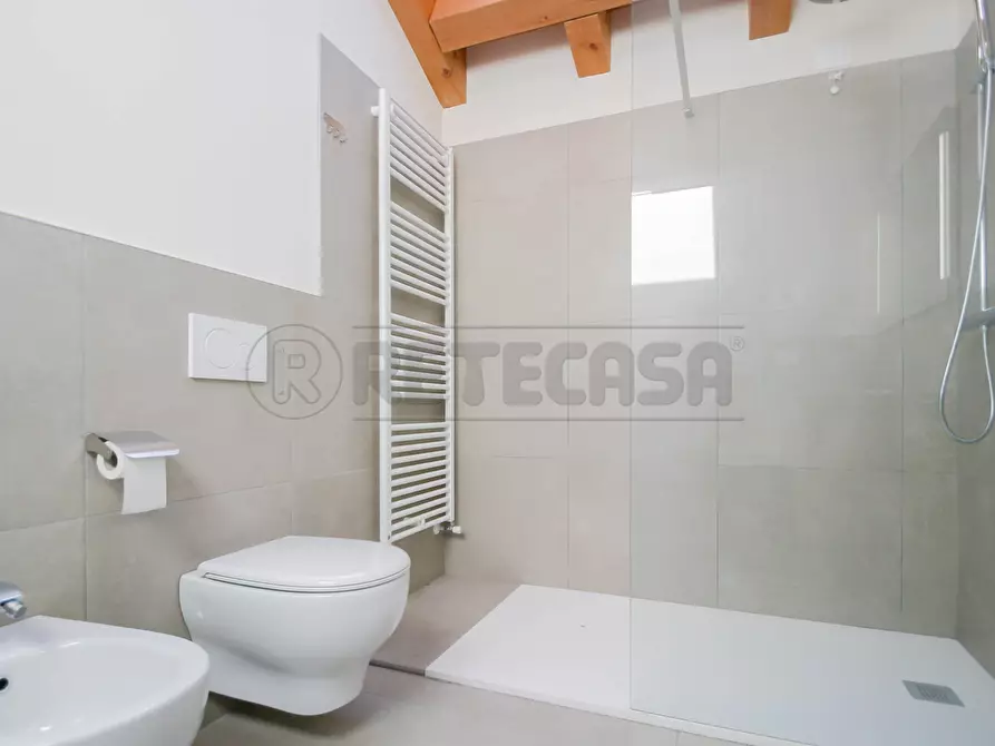 Immagine 27 di Porzione di casa in affitto  in VIA CAPITELLI 23 a Pozzoleone