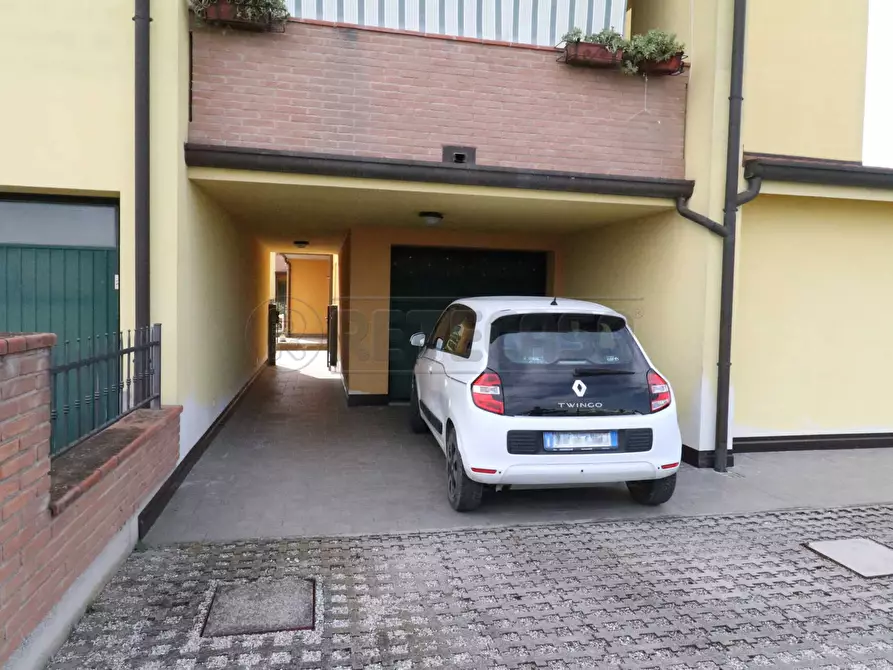 Immagine 1 di Trilocale in vendita  in Via Francesco Cilea 70/1 a Bondeno