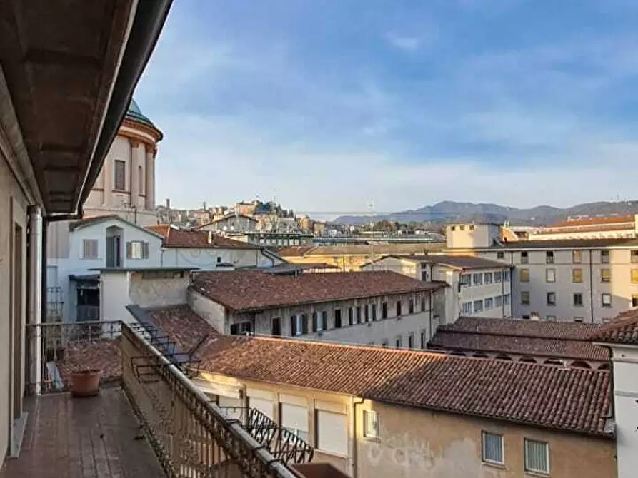 Immagine 29 di Quadrilocale in vendita  in Viale Papa Giovanni XXIII 45 a Bergamo