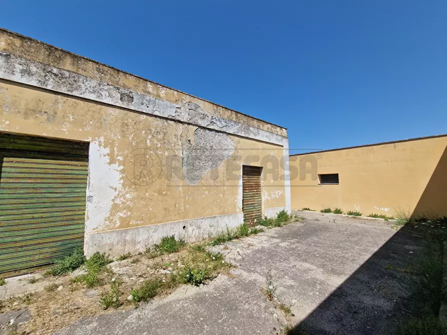 Immagine 74 di Laboratorio in vendita  in Via Neviano 37 a Seclì