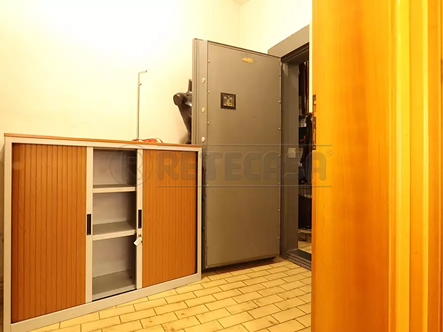 Immagine 9 di Locale commerciale in affitto  a Camisano Vicentino