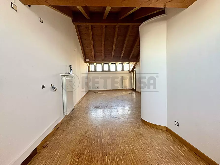 Immagine 31 di Trilocale in vendita  a Bergamo