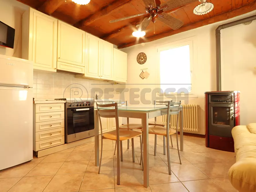 Immagine 1 di Porzione di casa in affitto  in Via Giovanni Falcone 12 a Arcugnano