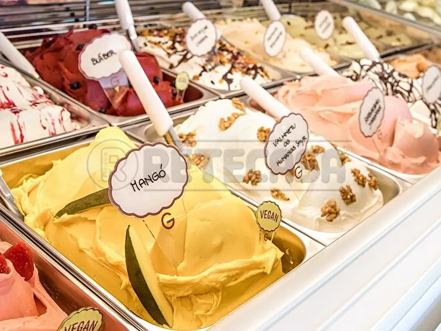 Immagine 2 di Gelateria in vendita  a Mazara Del Vallo