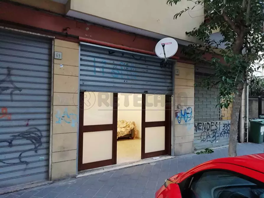 Immagine 3 di Locale commerciale in affitto  in Via XX Settembre 71 a Salerno