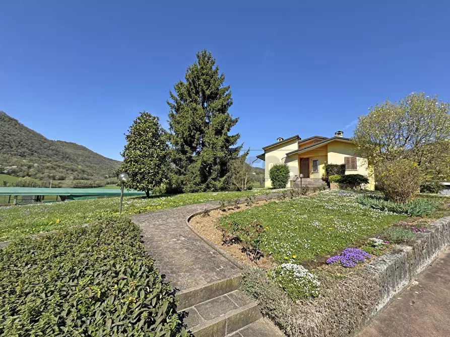 Immagine 8 di Casa indipendente in vendita  in Contrada Valdicase 12 a Castelgomberto