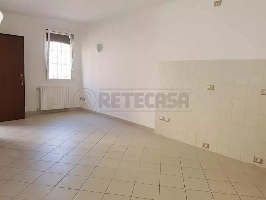 Immagine 2 di Bilocale in vendita  in Via Edmondo De Amicis 26 a Bondeno