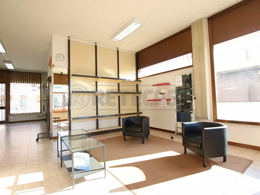 Immagine 15 di Locale commerciale in vendita  in Via Gaetano Salvemini 65 a Vicenza