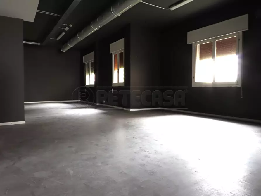 Immagine 24 di Locale commerciale in vendita  in Viale Verona 251 a Vicenza